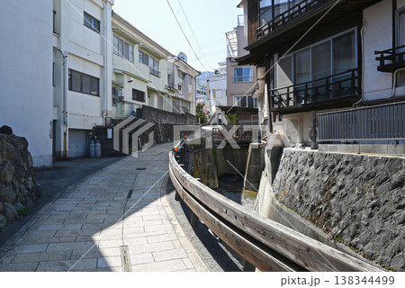 【大分県別府市】鉄輪温泉・谷の湯通りの坂道 138344499