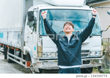 トラックドライバー 138344774