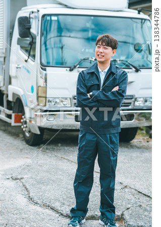 トラックドライバー 138344786