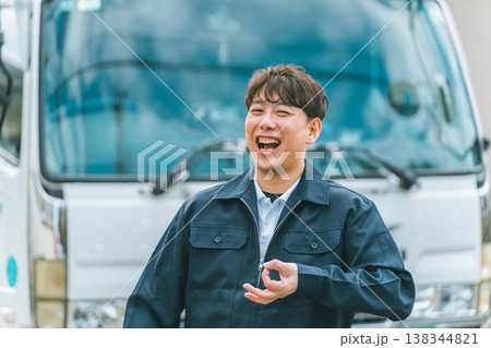 トラックドライバー トラックドライバー 138344821