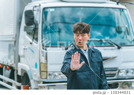 トラックドライバー 138344831