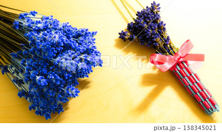 夏の北海道富良野のイメージであるラベンダーのスティック 138345021