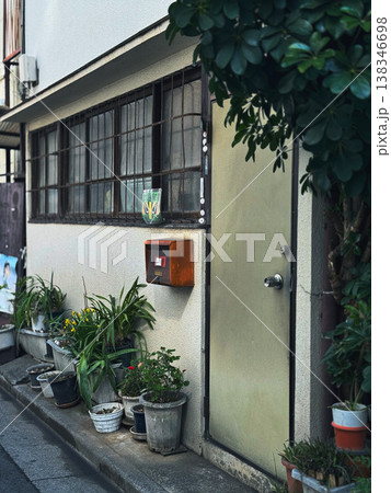 古いアパート、日本家屋 138346698