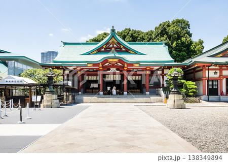 Building view of the Hie Jinja, a Shinto shrine in Chiyoda, Tokyo, Japan. The main god of the shrine is Oyamakui no Kami. Building view of the Hie Jinja, a Shinto shrine in Chiyoda, Tokyo, Japan. The main god of the shrine is Oyamakui no Kami. 138349894