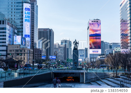 Street view of Sejong-daero from Gwanghwamun Junction in Seoul, South Korea. 138354050