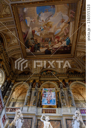 Interior of the Museum of Fine Arts, mixed art collection of sculptures, paintings and Habsburg art in Vienna, Austria Interior of the Museum of Fine Arts, mixed art collection of sculptures, paintings and Habsburg art in Vienna, Austria 138355328