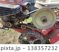 管理機のひび割れVベルトとプーリー・農機具整備写真 138357232