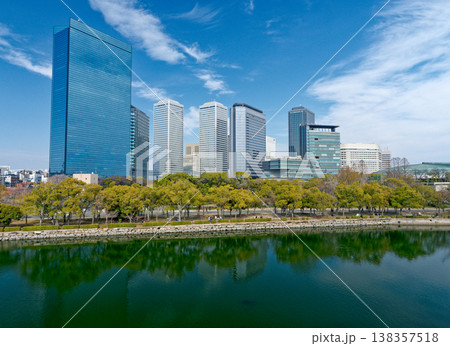 大阪城公園から見るOBPの高層ビル群 大阪城公園から見るOBPの高層ビル群 138357518