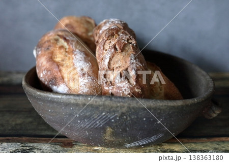 フランスパン バタール 138363180