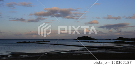 Lake Vanern after sunset, view from Vita Sannar, Sweden. 138363187