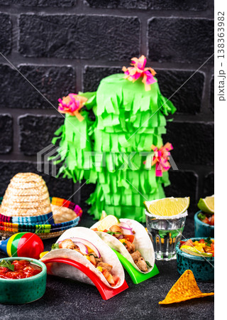 Cinco de Mayo concept with traditional Mexican food 138363982