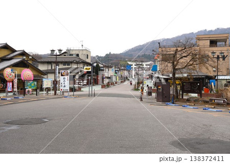 長瀞駅の駅前広場(埼玉県秩父郡長瀞町大字長瀞) 長瀞駅の駅前広場(埼玉県秩父郡長瀞町大字長瀞) 138372411