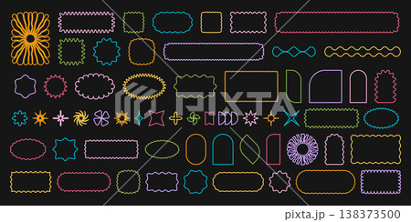 Set of colorful star and arch, rectangle and square, oval and circle icons with scallop edges. Geometric forms with wavy borders. Empty textboxes, signboards, tags or labels. Vector illustration 138373500