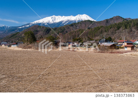 開田高原の山村 138373863