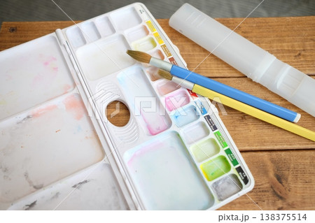 小学校で使った絵具セット 138375514