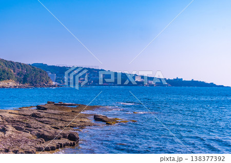 南紀白浜の海岸と温泉街 南紀白浜の海岸と温泉街 138377392