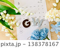 ゴールデンウイークとすずらんとカレンダー 138378167