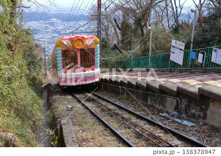 生駒ケーブルの秘境駅 霞ヶ丘駅（奈良県生駒市） 138378947
