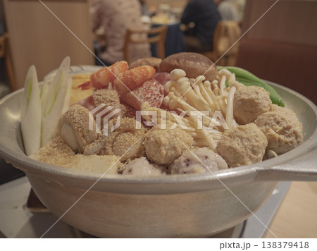 溢れる旨味と栄養。彩り豊かなちゃんこ鍋 溢れる旨味と栄養。彩り豊かなちゃんこ鍋 138379418