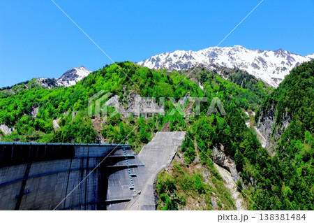 5月の黒部ダム　　　信州の自然　　　信州の風景　　　信州の景色 138381484