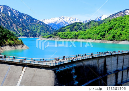 5月の黒部ダム　　　信州の自然　　　信州の風景　　　信州の景色 138381506