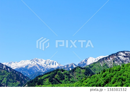 5月の黒部ダム　　　信州の自然　　　信州の風景　　　信州の景色 138381532