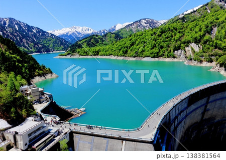 5月の黒部ダム　　　信州の自然　　　信州の風景　　　信州の景色 138381564