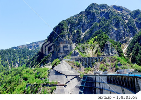 5月の黒部ダム　　　信州の自然　　　信州の風景　　　信州の景色 138381658