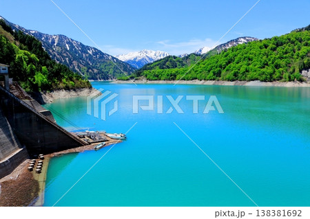5月の黒部ダム　　　信州の自然　　　信州の風景　　　信州の景色 138381692
