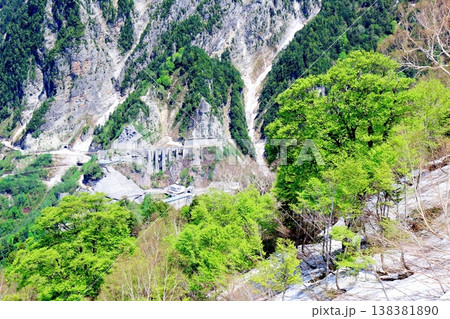 5月の黒部ダム　　　信州の自然　　　信州の風景　　　信州の景色 138381890