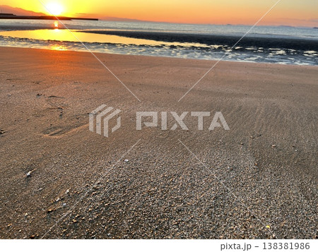 海に沈む夕日 海に沈む夕日 138381986