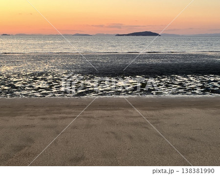 海に沈む夕日 海に沈む夕日 138381990