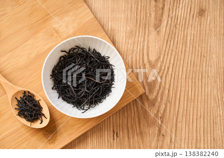 乾燥ひじき 白い小鉢に盛った和食素材 138382240