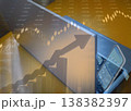 株価上昇を示す分析PC画面 138382397