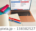 タスク管理とデスク作業 138382527