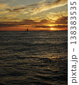 ワイキキビーチ美しいサンセット 138383535