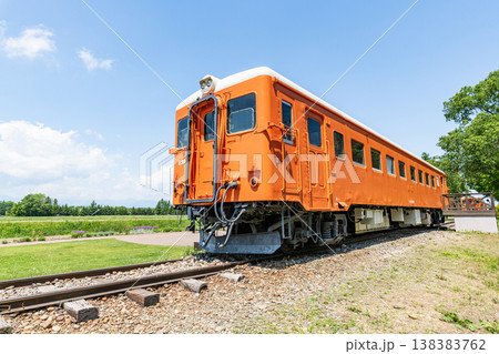 北海道帯広市　幸福駅構内に保存されているキハ22系238号 138383762