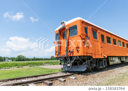 北海道帯広市　幸福駅構内に保存されているキハ22系238号 138383764