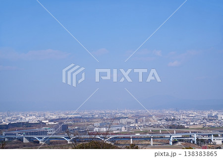 京都 八幡市 桂川と京都市街地(伏見等)(男山展望台から比叡山方向)(初春) 京都 八幡市 桂川と京都市街地(伏見等)(男山展望台から比叡山方向)(初春) 138383865