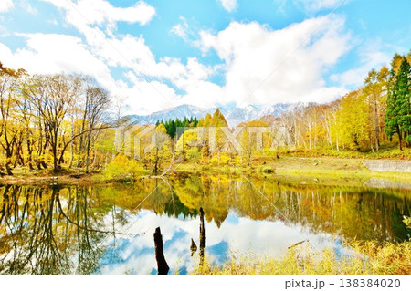 紅葉の秘境秋山郷天池 紅葉の秘境秋山郷天池 138384020