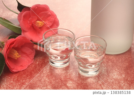 日本酒と雪椿 138385138