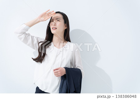 暑いビジネスウーマン 暑いビジネスウーマン 138386048
