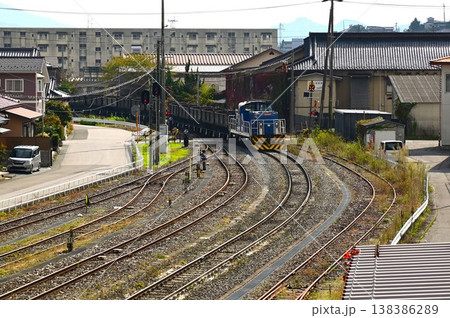 三陸鉄道リアス線の最南端駅 盛駅の石灰石輸送列車 三陸鉄道リアス線の最南端駅 盛駅の石灰石輸送列車 138386289