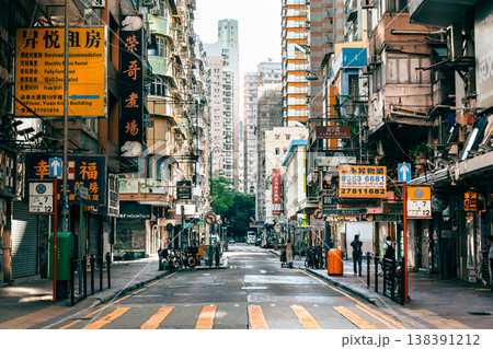 香港　九龍の裏通り　朝景 138391212