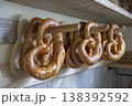 ドイツの伝統パンプレッツェル（pretzel, brezel） 138392592