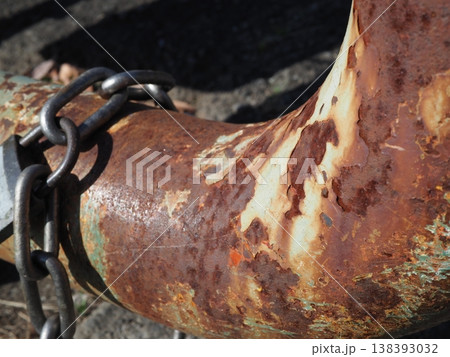 錆びた鎖　コピースペース　サビの芸術　侘び寂びを感じて 138393032