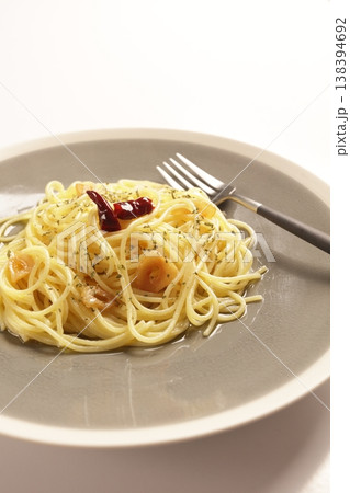 にんにくと唐辛子の香りが引き立つパスタ ペペロンチーノ にんにくと唐辛子の香りが引き立つパスタ ペペロンチーノ 138394692