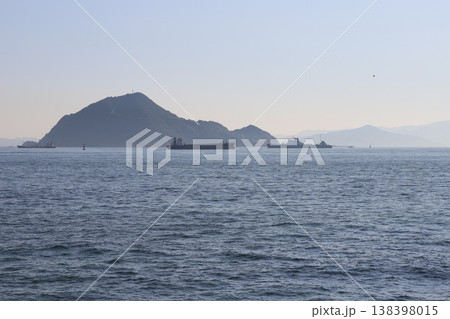 伊良湖岬（愛知県田原市）から見る神島 138398015