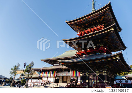 成田山新勝寺の荘厳な境内と歴史ある寺院風景 138398917