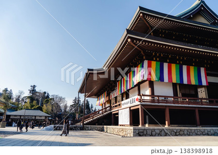 成田山新勝寺の荘厳な境内と歴史ある寺院風景 138398918